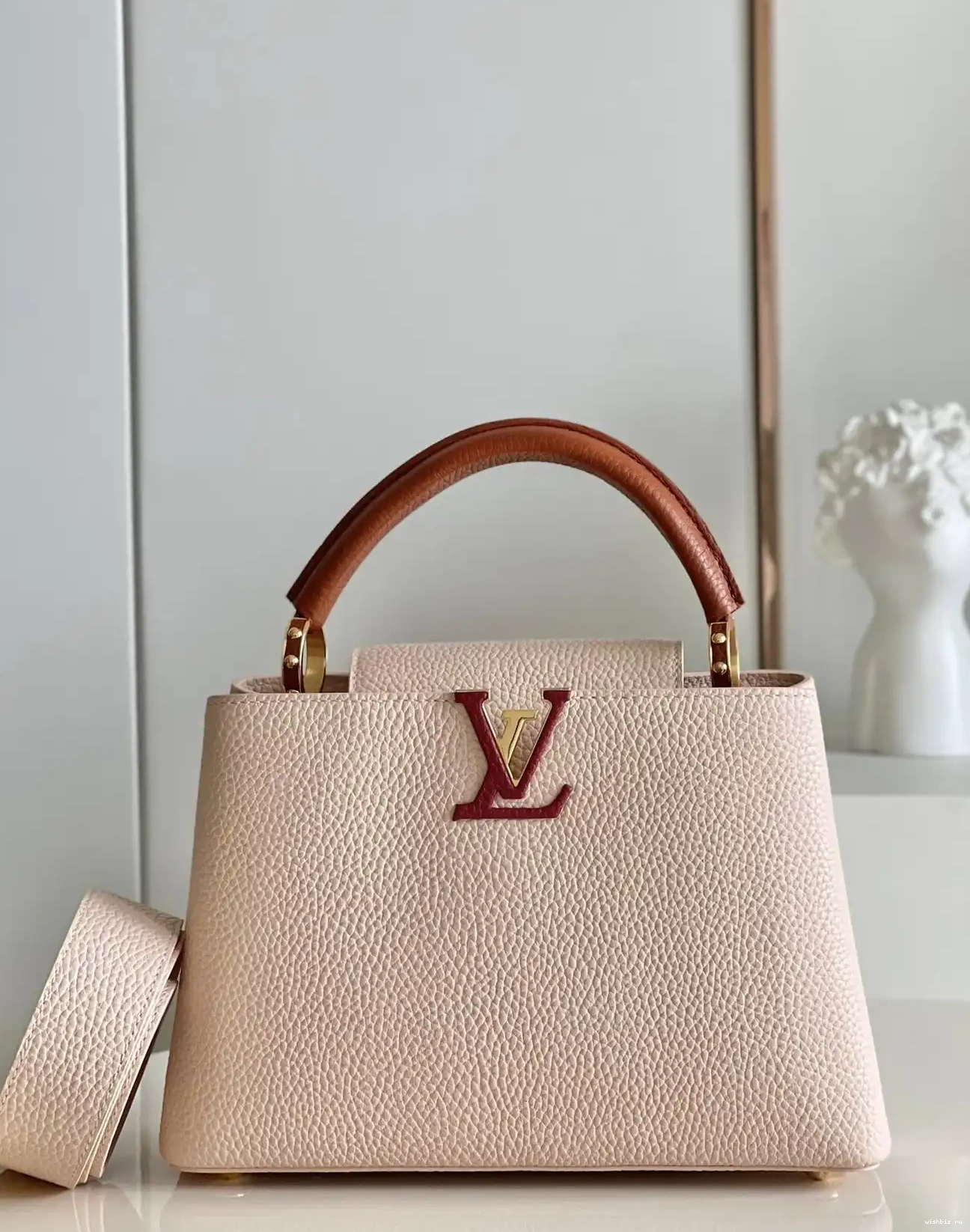 WIS BB LOUIS VUITTON CAPUCINES 0524